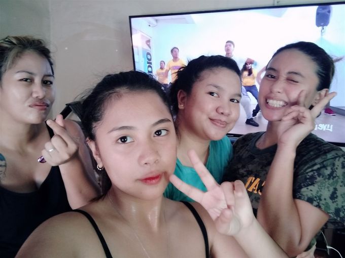 Zumba cronies. (Selvesy by Mariel.)