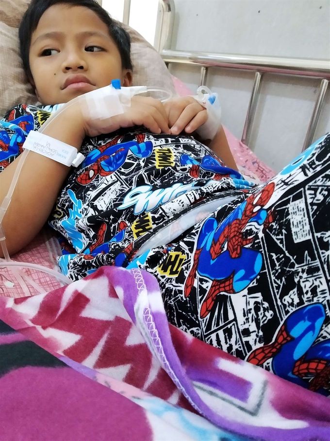 It turns out that Aaron, too, was infected by a dengue-carrying mosquito. The Public Health Office has been notified. Aaron is on the fifth floor, Mariel on the ninth floor, of PGJ Hospital.