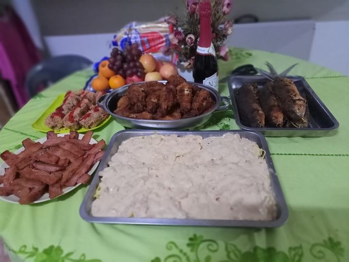 It was a multi-table spread. Here is one table.