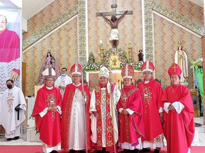 Thanks for the photos, Lori! Are all these men bishops?